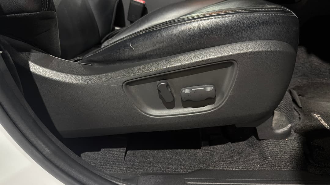 2021 Mitsubishi Pajero Sport Exceed (4x4) 7 Seat, Automatic, 58563 km, Drivers Side Adjustment Panel