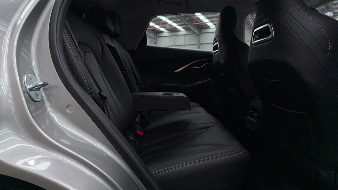2023 Chery Omoda 5 Ex (high Version), Automatic, 67280 km, Right Side Rear Door Cabin View