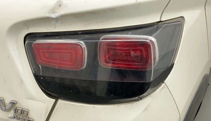2017 Mahindra KUV 100 NXT K4+ 6S, Petrol, Manual, 43,392 km, Right tail light - Minor damage