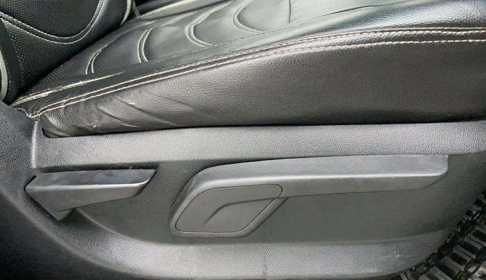 2017 Mahindra KUV 100 NXT K4+ 6S, Petrol, Manual, 43,392 km, Driver Side Adjustment Panel