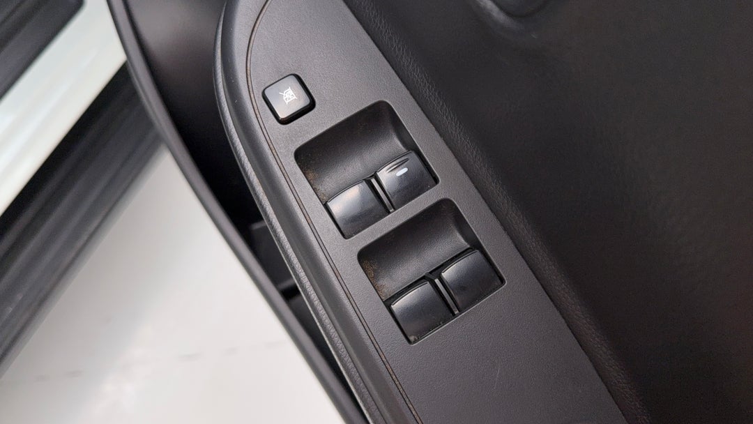 2022 Mitsubishi Triton Glx (4x2), Automatic, 40941 km, Drivers Side Door Panel Controls