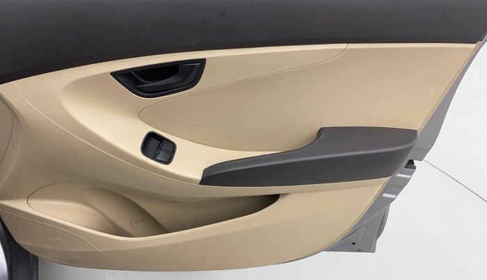 2014 Hyundai Eon MAGNA +, Petrol, Manual, 29,687 km, Driver Side Door Panels Control
