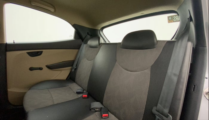 2014 Hyundai Eon MAGNA +, Petrol, Manual, 29,687 km, Right Side Rear Door Cabin