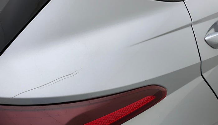 2021 Hyundai NEW I20 MAGNA 1.2 MT, Petrol, Manual, 15,745 km, Right quarter panel - Minor scratches