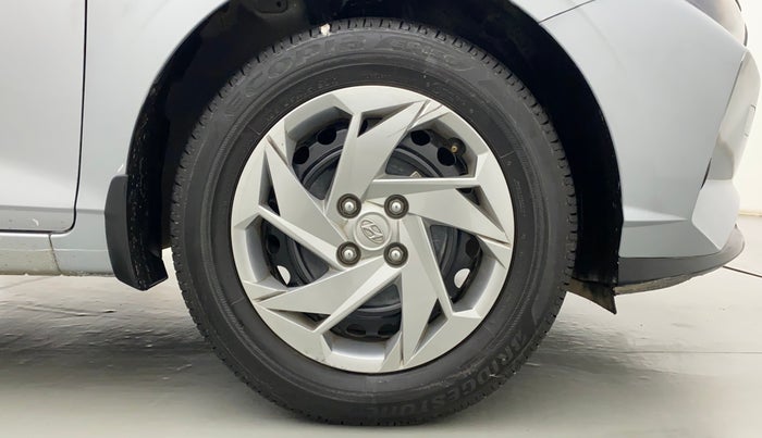 2021 Hyundai NEW I20 MAGNA 1.2 MT, Petrol, Manual, 15,745 km, Right Front Wheel