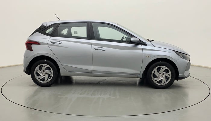 2021 Hyundai NEW I20 MAGNA 1.2 MT, Petrol, Manual, 15,745 km, Right Side View