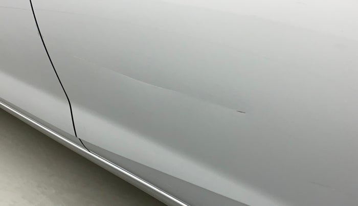 2021 Hyundai NEW I20 MAGNA 1.2 MT, Petrol, Manual, 15,745 km, Rear left door - Slightly dented