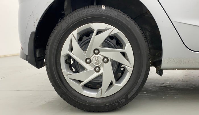 2021 Hyundai NEW I20 MAGNA 1.2 MT, Petrol, Manual, 15,745 km, Right Rear Wheel