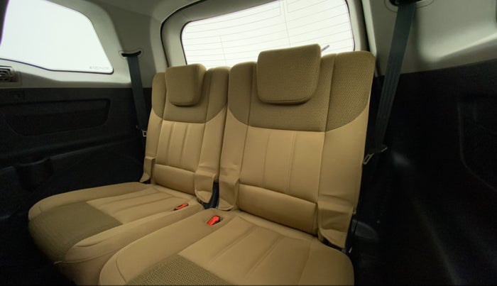 2019 Mahindra XUV500 W9, Diesel, Manual, 5 km, Third Seat Row ( optional )