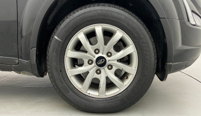 2019 Mahindra XUV500 W9, Diesel, Manual, 5 km, Right Front Wheel