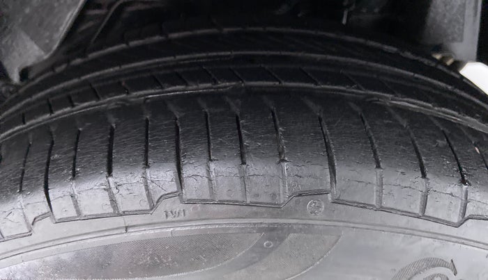 2015 Ford Figo Aspire 1.5 TREND DIESEL, Diesel, Manual, 59,980 km, Left Rear Tyre Tread
