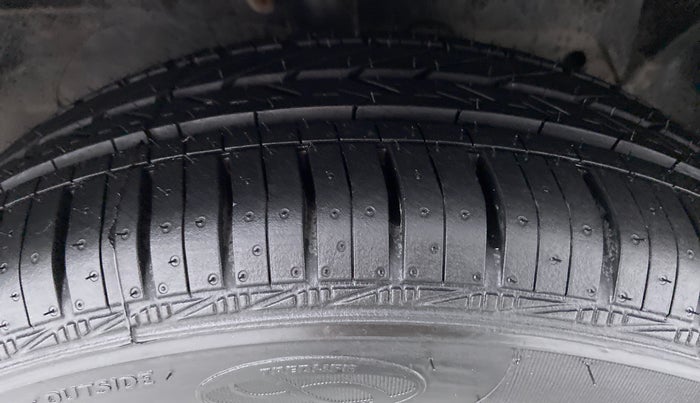 2015 Ford Figo Aspire 1.5 TREND DIESEL, Diesel, Manual, 59,980 km, Right Front Tyre Tread