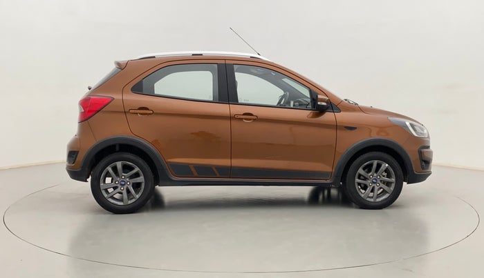 2020 Ford FREESTYLE TITANIUM + 1.2 TI-VCT, Petrol, Manual, 13,664 km, Right Side View