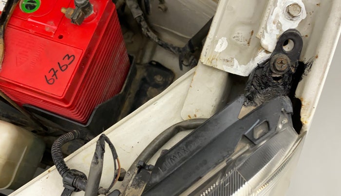 2010 Maruti Wagon R 1.0 VXI, Petrol, Manual, 61,569 km, Left headlight - Clamp has minor damage