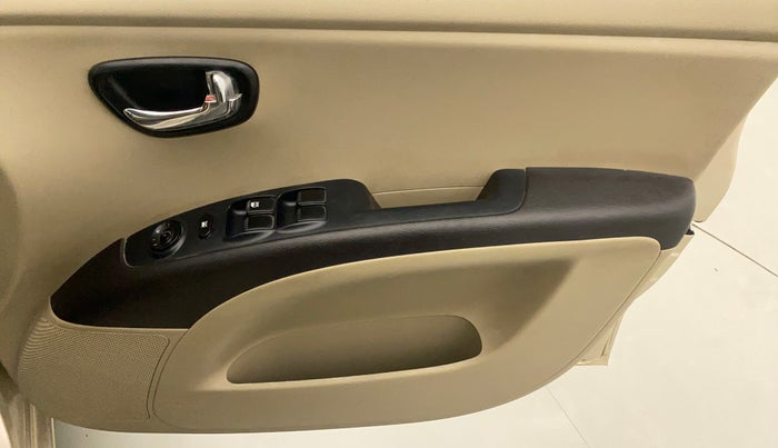 2011 Hyundai i10 SPORTZ 1.2, Petrol, Manual, 30,375 km, Driver Side Door Panels Control