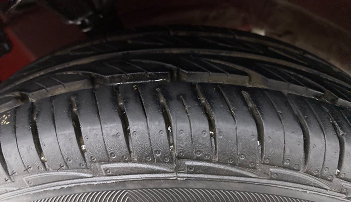 2013 Hyundai Eon ERA PLUS, Petrol, Manual, 11,221 km, Left Front Tyre Tread