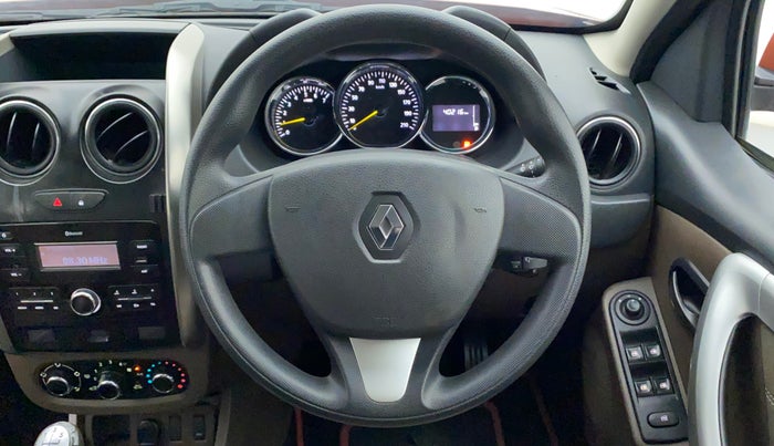 2017 Renault Duster RXL PETROL, Petrol, Manual, 40,296 km, Steering Wheel Close Up