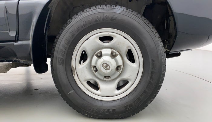 2014 Tata Safari 4X2 EX DICOR BS IV, Diesel, Manual, 80,897 km, Right Front Wheel