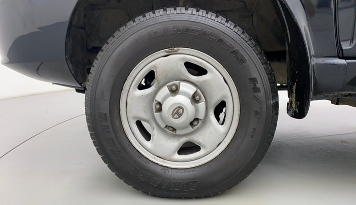 2014 Tata Safari 4X2 EX DICOR BS IV, Diesel, Manual, 80,897 km, Left Front Wheel