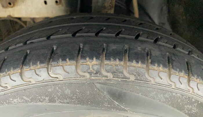 2017 Datsun Go T, Petrol, Manual, 59,584 km, Left Front Tyre Tread