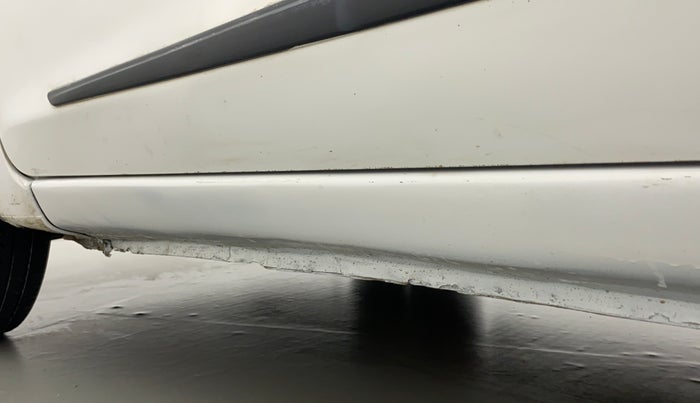 2017 Datsun Go T, Petrol, Manual, 59,584 km, Left running board - Paint has minor damage