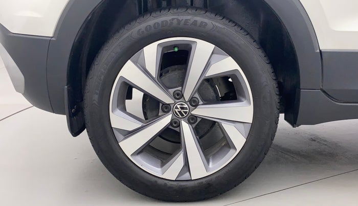 2022 Volkswagen TAIGUN TOPLINE 1.0 TSI MT, Petrol, Manual, 27,861 km, Right Rear Wheel