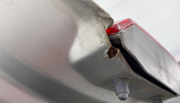2018 Honda City V MT PETROL, Petrol, Manual, 24,087 km, Dicky (Boot door) - Slightly rusted
