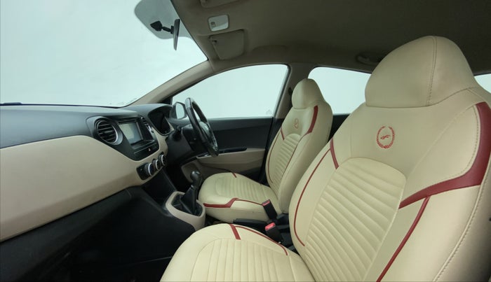 2015 Hyundai Grand i10 MAGNA 1.2 KAPPA VTVT, CNG, Manual, 1,03,294 km, Right Side Front Door Cabin