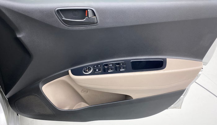 2015 Hyundai Grand i10 MAGNA 1.2 KAPPA VTVT, CNG, Manual, 1,03,294 km, Driver Side Door Panels Control