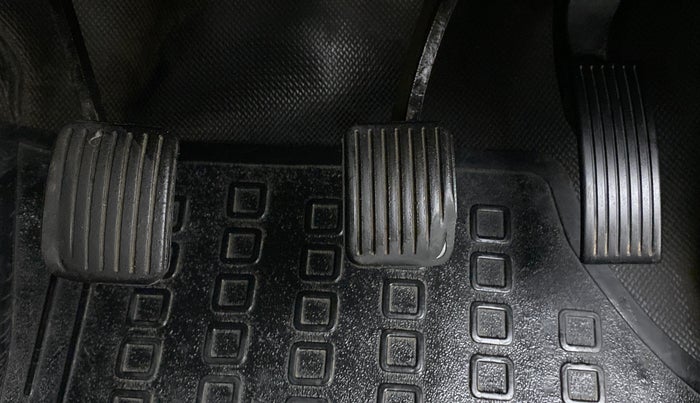 2015 Hyundai Grand i10 MAGNA 1.2 KAPPA VTVT, CNG, Manual, 1,03,294 km, Pedals