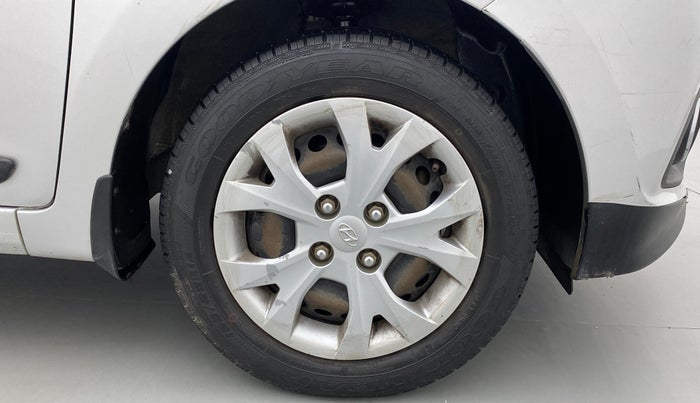 2015 Hyundai Grand i10 MAGNA 1.2 KAPPA VTVT, CNG, Manual, 1,03,294 km, Right Front Wheel