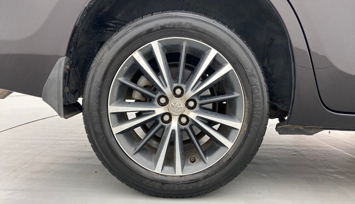 2017 Toyota Corolla Altis VL AT, Petrol, Automatic, 34,919 km, Right Rear Wheel