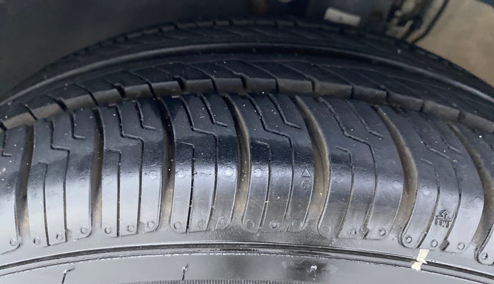 2016 Volkswagen Ameo COMFORTLINE 1.2, Petrol, Manual, 22,434 km, Right Rear Tyre Tread