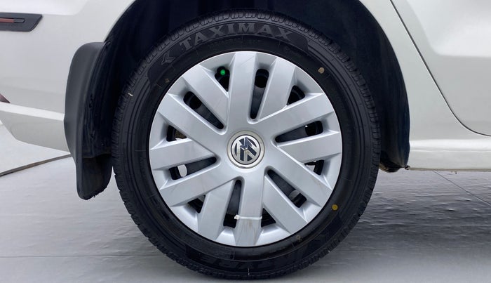 2016 Volkswagen Ameo COMFORTLINE 1.2, Petrol, Manual, 22,434 km, Right Rear Wheel