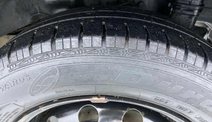 2017 Hyundai Eon MAGNA PLUS, Petrol, Manual, 41,735 km, Left Rear Tyre Tread