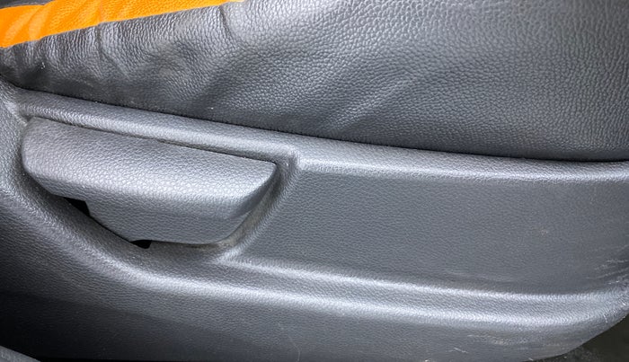 2017 Hyundai Eon MAGNA PLUS, Petrol, Manual, 41,735 km, Driver Side Adjustment Panel