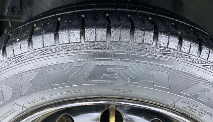 2017 Hyundai Eon MAGNA PLUS, Petrol, Manual, 41,735 km, Left Front Tyre Tread