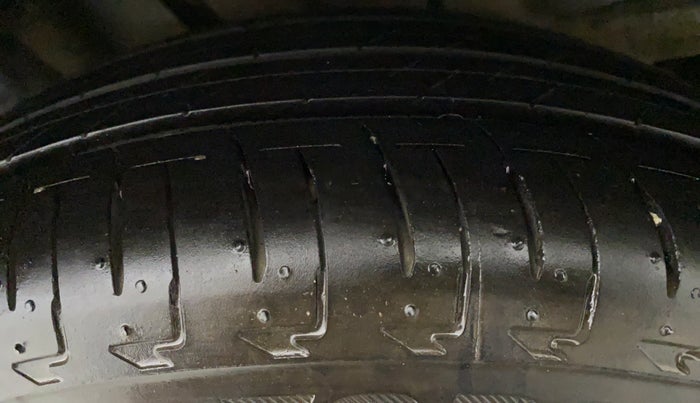 2017 Tata Tiago XZA 1.2 REVOTRON, Petrol, Automatic, 29,769 km, Left Front Tyre Tread