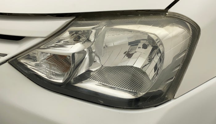 2014 Toyota Etios Liva G, Petrol, Manual, 31,381 km, Left headlight - Minor scratches