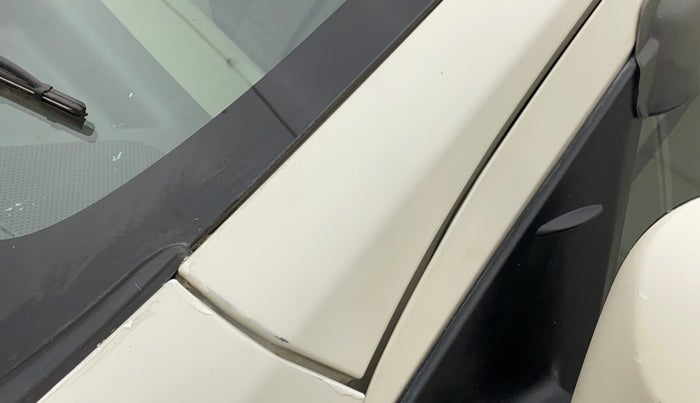 2014 Toyota Etios Liva G, Petrol, Manual, 31,381 km, Left A pillar - Minor scratches