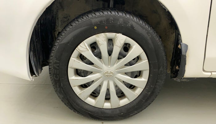 2014 Toyota Etios Liva G, Petrol, Manual, 31,381 km, Left Front Wheel