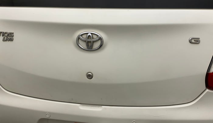 2014 Toyota Etios Liva G, Petrol, Manual, 31,381 km, Dicky (Boot door) - Minor scratches
