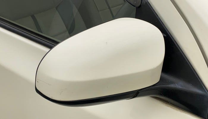 2014 Toyota Etios Liva G, Petrol, Manual, 31,381 km, Right rear-view mirror - Minor scratches