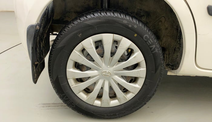2014 Toyota Etios Liva G, Petrol, Manual, 31,381 km, Right Rear Wheel
