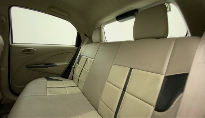 2014 Toyota Etios Liva G, Petrol, Manual, 31,381 km, Right Side Rear Door Cabin