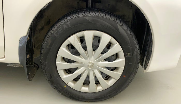 2014 Toyota Etios Liva G, Petrol, Manual, 31,381 km, Right Front Wheel