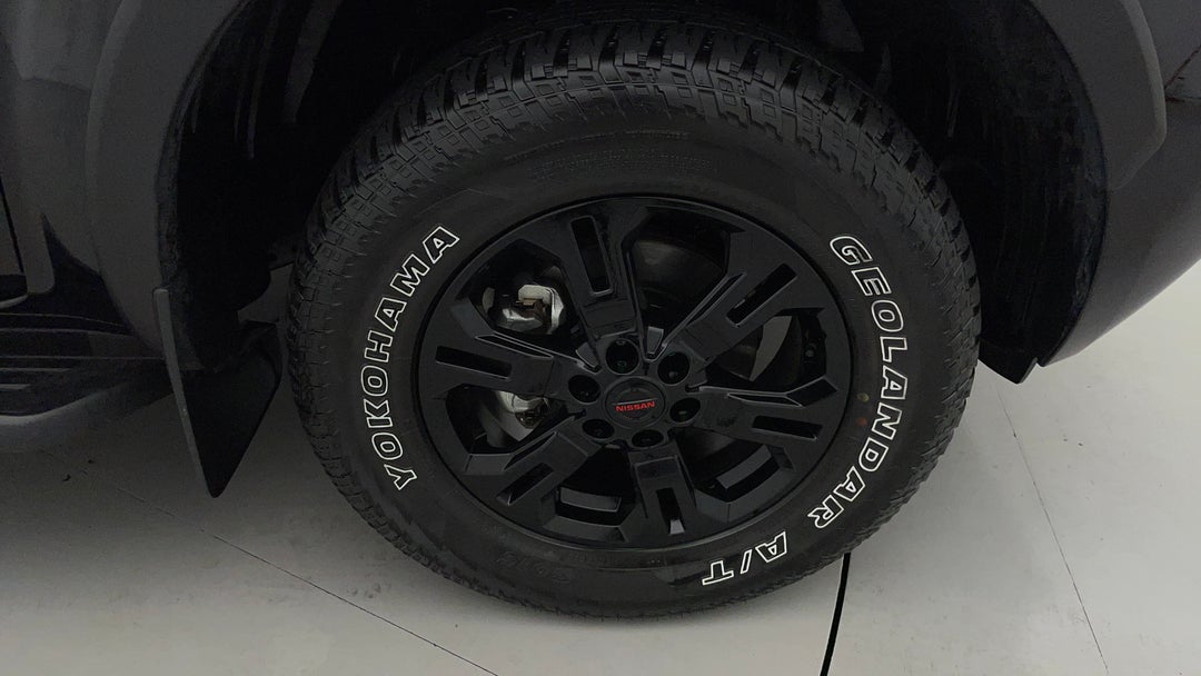 2023 Nissan Navara Pro-4x (4x4), Automatic, 20610 km, Right Front Wheel