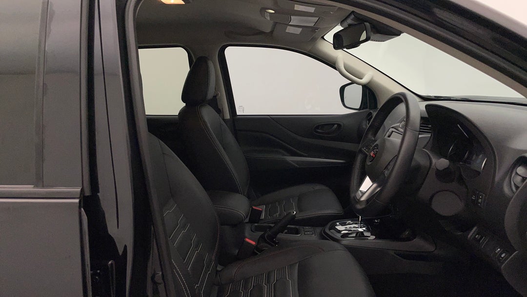 2023 Nissan Navara Pro-4x (4x4), Automatic, 20610 km, Right Side Front Door Cabin View