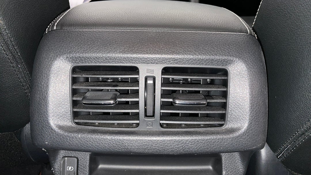 2023 Nissan Navara Pro-4x (4x4), Automatic, 20610 km, Rear A/C Vent