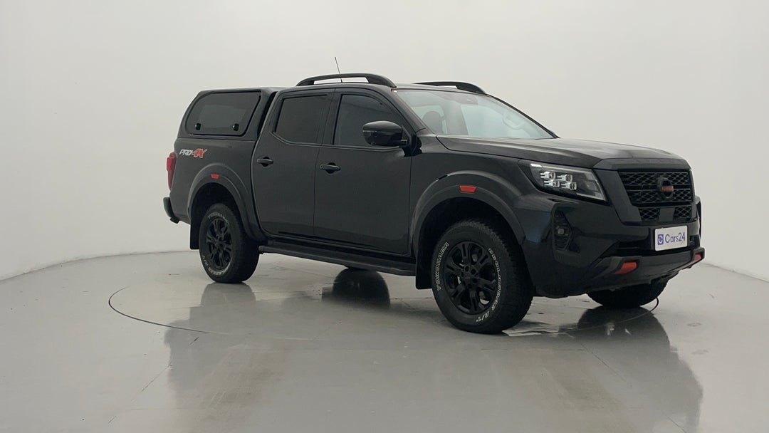 2023 Nissan Navara Pro-4x (4x4), Automatic, 20610 km, Right Front Diagonal (45- Degree) View